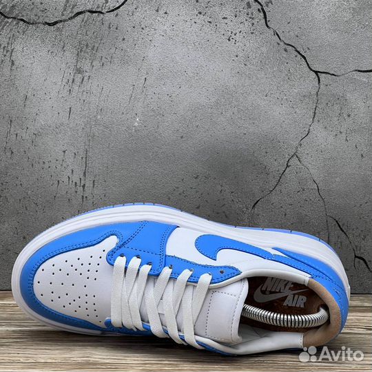 Кроссовки женские Nike Air Jordan 1 low