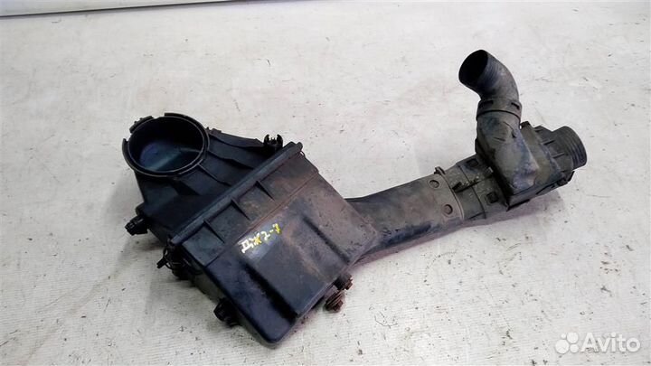 Корпус воздушного фильтра volkswagen Jetta II 82