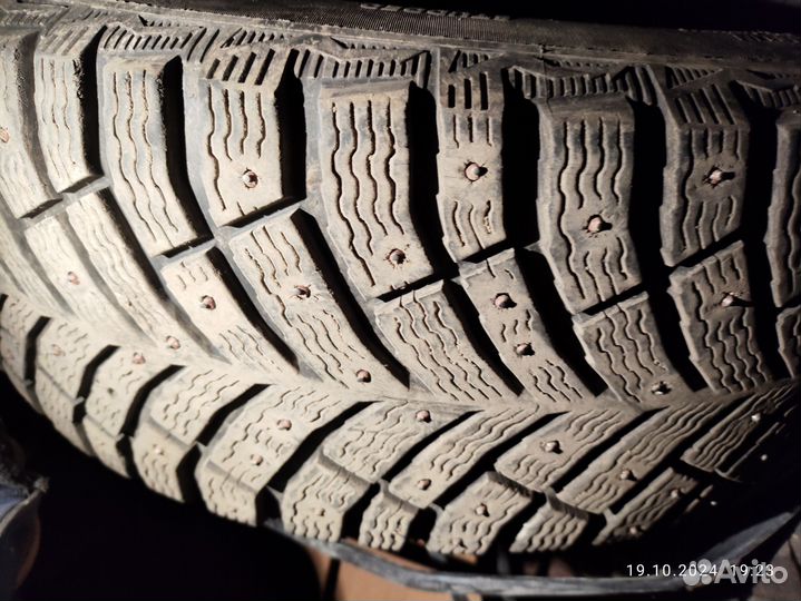 Michelin X-Ice North 4 215/60 R16