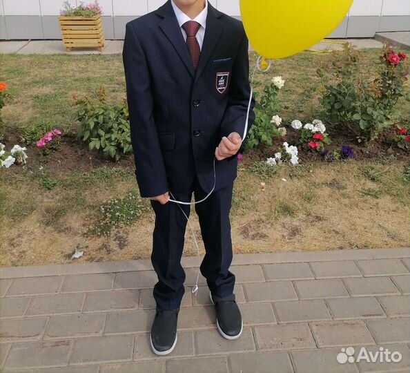 Школьный костюм