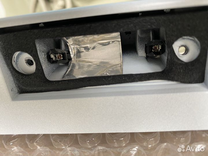 Накладка задней двери багажника T5 VW