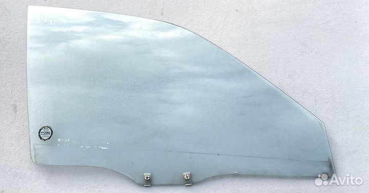 Мицубиси Галант Стекло двери правое переднее Прав