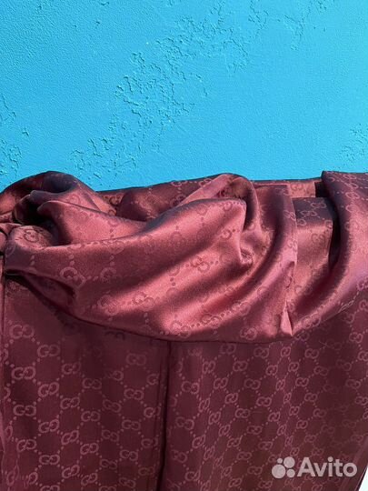Кашемировый мягкий палантин Gucci бордовый