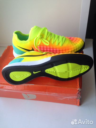 Футбольные бутсы