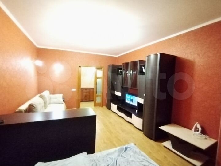 1-к. квартира, 53 м², 8/10 эт.