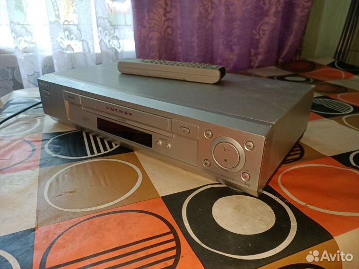 Видео магнитафон С пультом sony smart engine