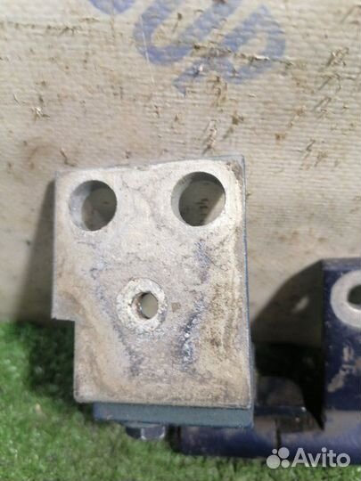 Петля двери задняя левая Citroen Berlingo грузовой