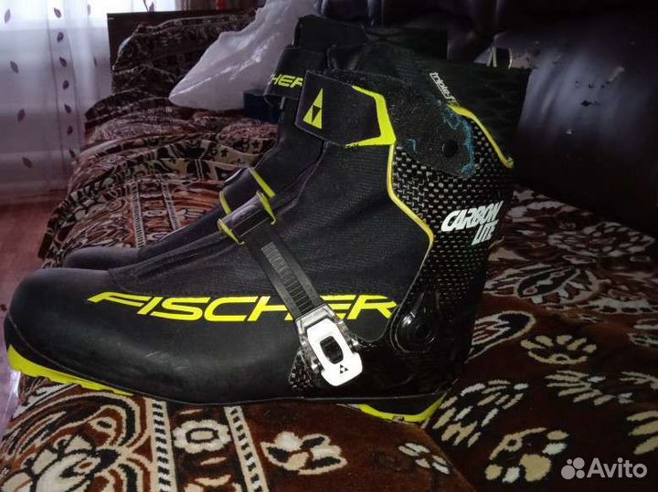 Лыжные ботинки