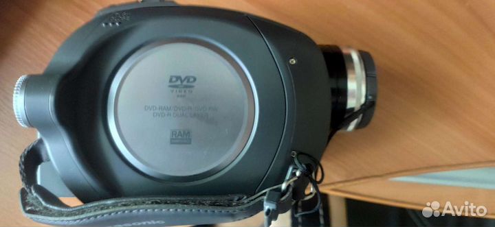 Видеокамера Panasonic VDR-D230