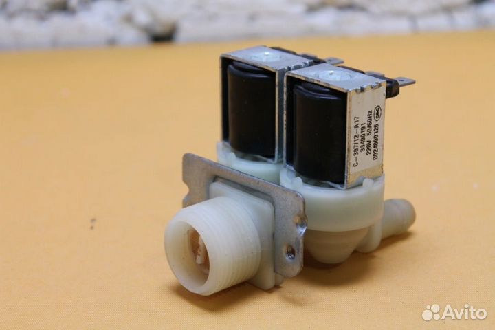 Клапан подачи воды Haier 0024000126 бу. 3713