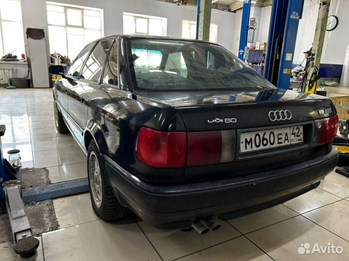 Молдинг на крыло передний правый Audi 80 B4 ABC