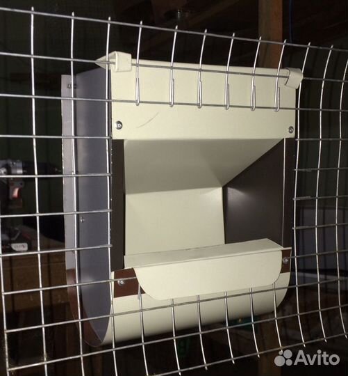 Бункерная кормушка для кроликов