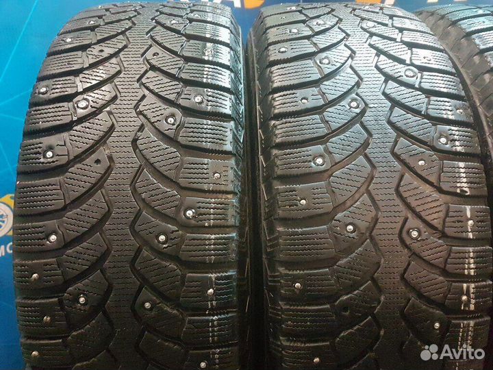 Bridgestone Blizzak Spike-01 215/65 R16