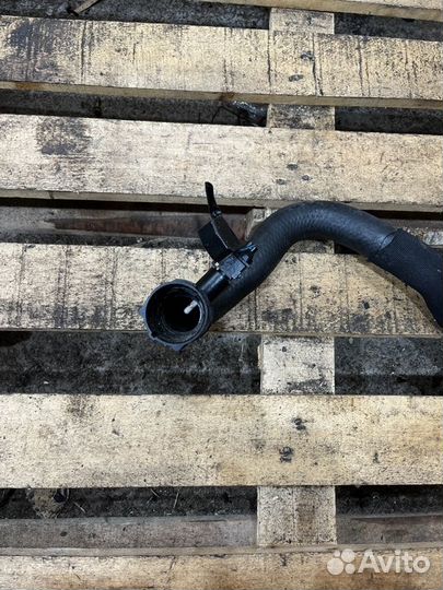 Патрубок системы охлаждения Bmw 7 E38 M62B35 1999