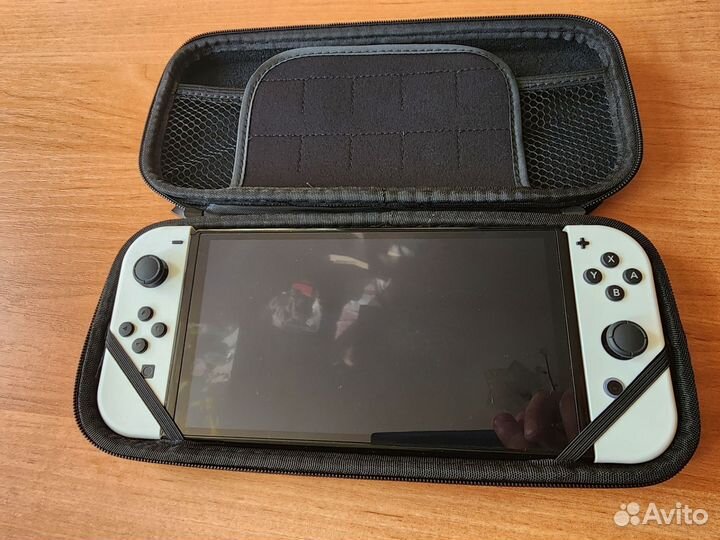 Игровая приставка Nintendo Switch Oled белая