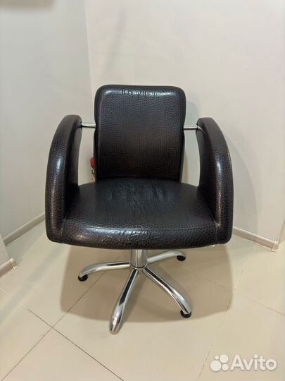 Парикмахерское кресло италия