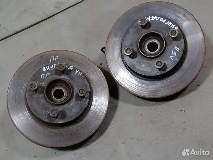 Поворотный кулак передний Nissan Wingroad Y11 2002