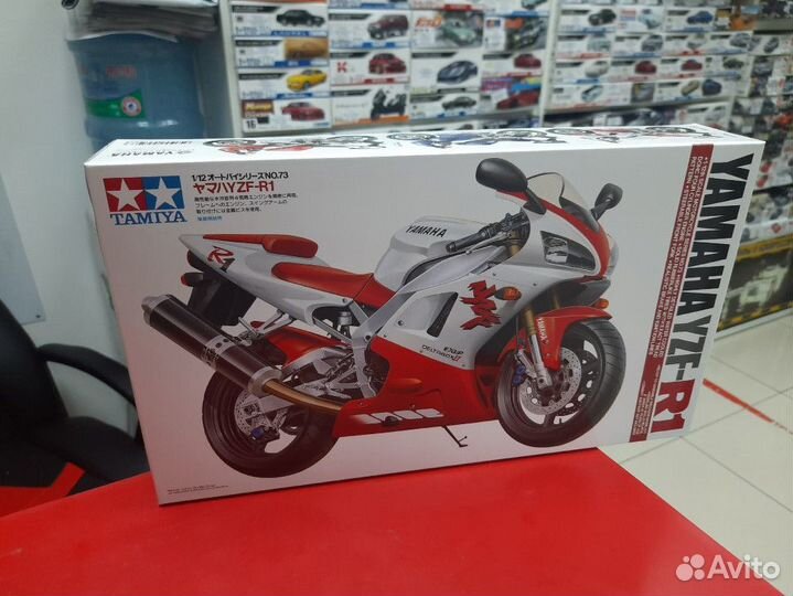 14073 Yamaha YZF-R1 1:12 Tamiya