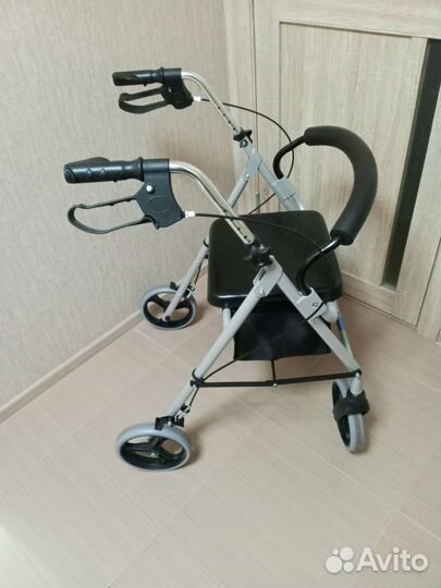 Ходунки для взрослых на колесах с сиденьем
