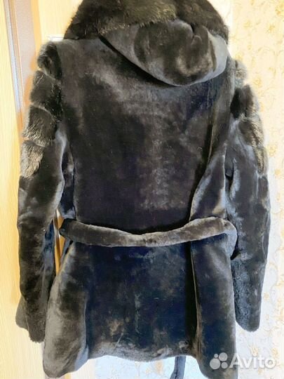 Шуба мутоновая с капюшоном