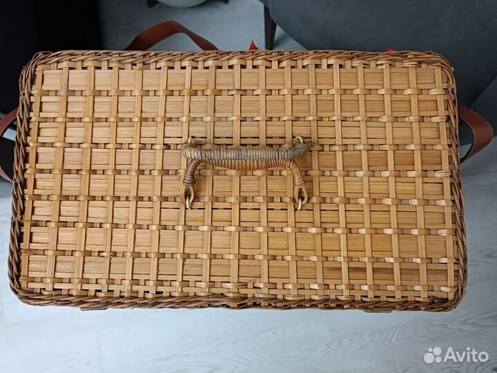 Чемодан для пикника с посудой на 6 персон