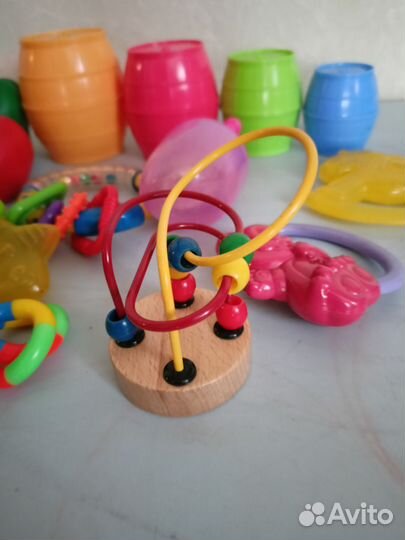 Пакетом развивающие игрушки