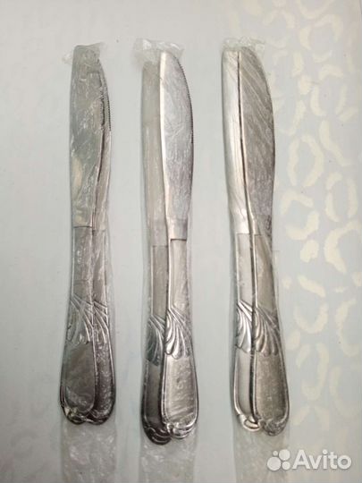 Ложки большие и чайные, вилки и ножи