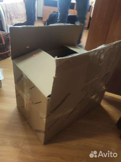 Коробка с вещами