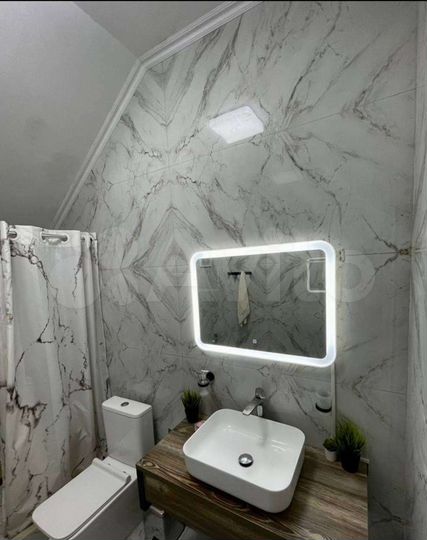 Комната 28 м² в 6-к., 2/2 эт.