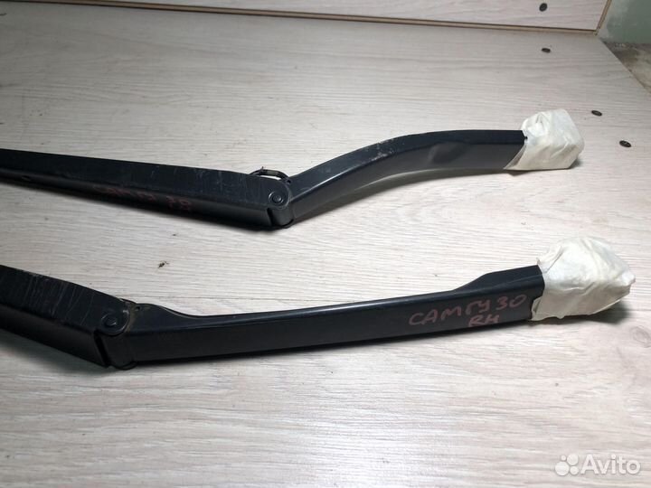 Поводок дворника Toyota Camry ACV30