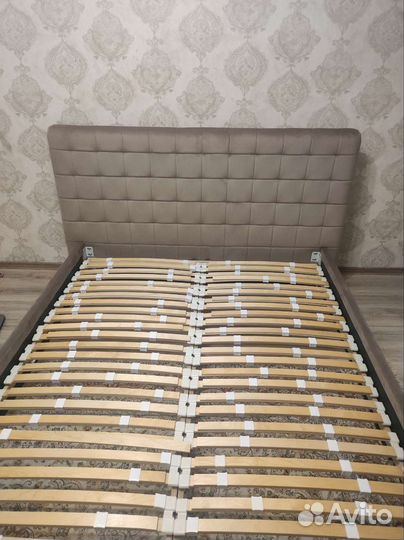 Перетяжка изголовья и кровати на дому