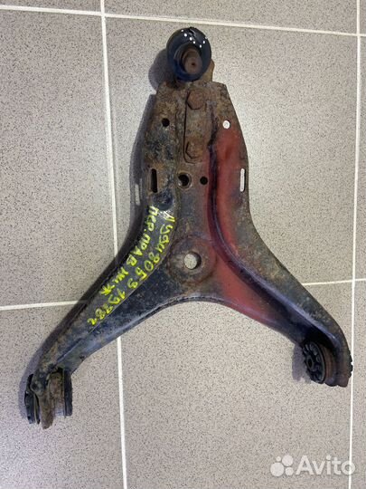 Рычаг нижний передний правый Audi 80 B3 1988 г