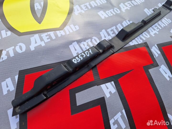 Кронштейн решетки радиатора Toyota LC150 Prado 17