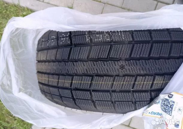 Centara Winter RX621 215/50 R17 91