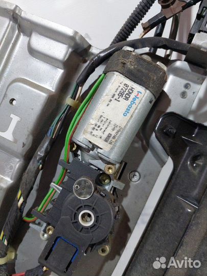 Моторчик люка Honda Civic 6 (англия) 1.4 D14A 1999