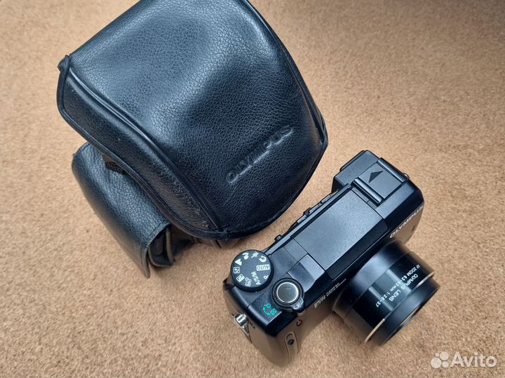 С оригинальным кожаным чехлом Olympus c-770 ultra