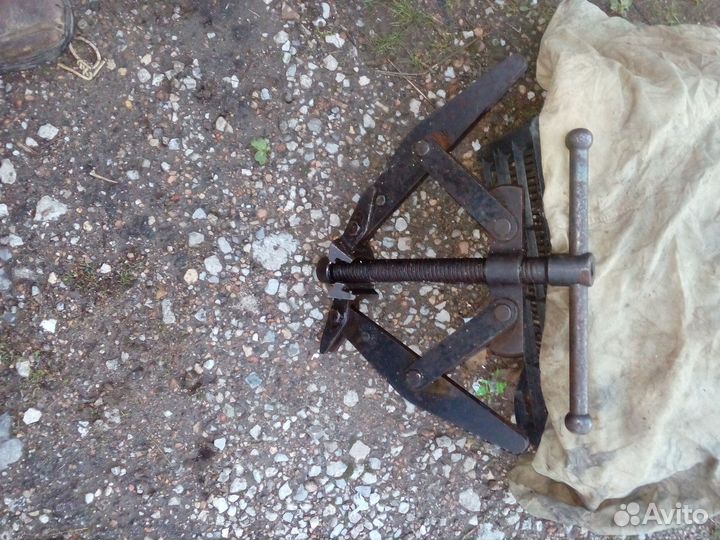 Съемник мощный трехлапый СССР