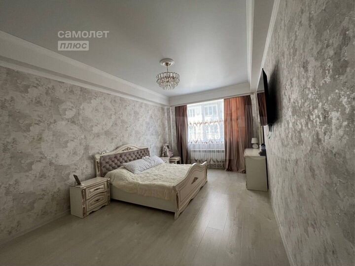 3-к. квартира, 117 м², 6/12 эт.