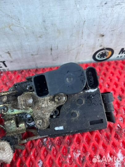 Замок двери передний левый Chery Fora A21 2.0 2007