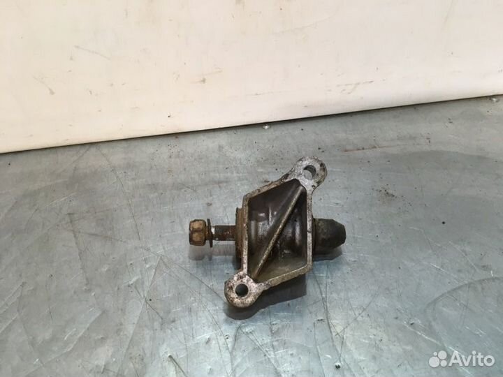 Рычаг маятниковый Лада 2107 2106 2002