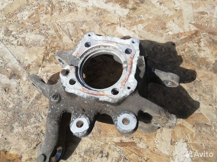 Поворотный кулак задний правый бмв ф10 BMW f10