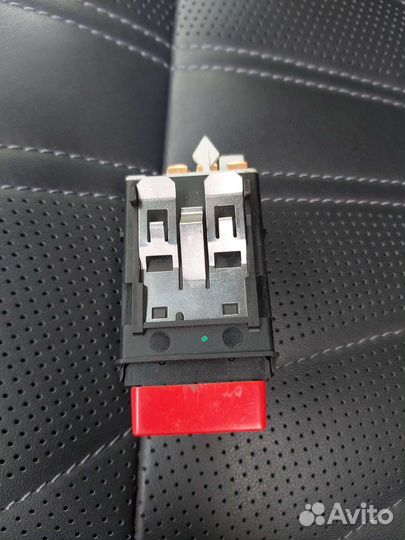 Кнопка аварийной остановки/Реле поворотов Т4