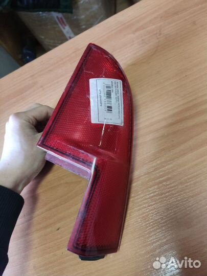 Отражатель задний правый Vito 639 распашные двери