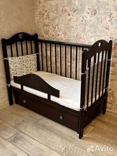 Кроватка детская с матрасом