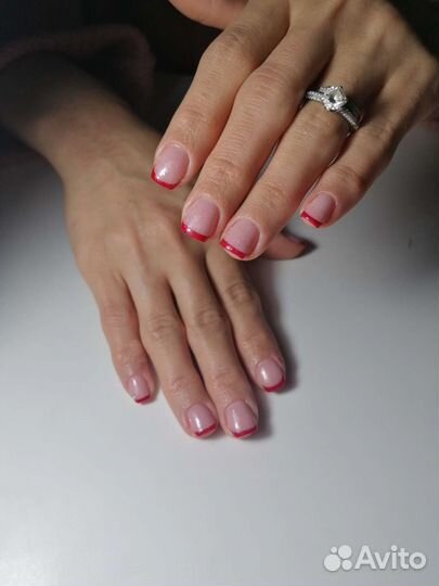 Модель на маникюр