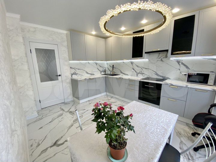 2-к. квартира, 61,8 м², 10/12 эт.