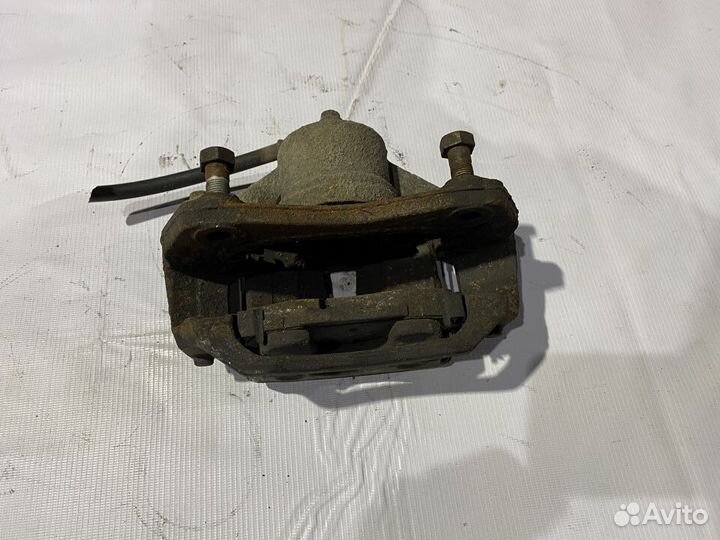 Суппорт передний правый Kia Ceed 2007-2012