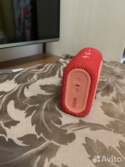 Портативная колонка jbl