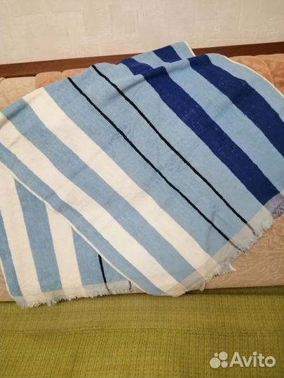 Полотенца большие, маленькие, наволочки, салфетки