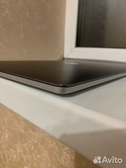 Macbook pro 15 2017 i7 16gb A1707